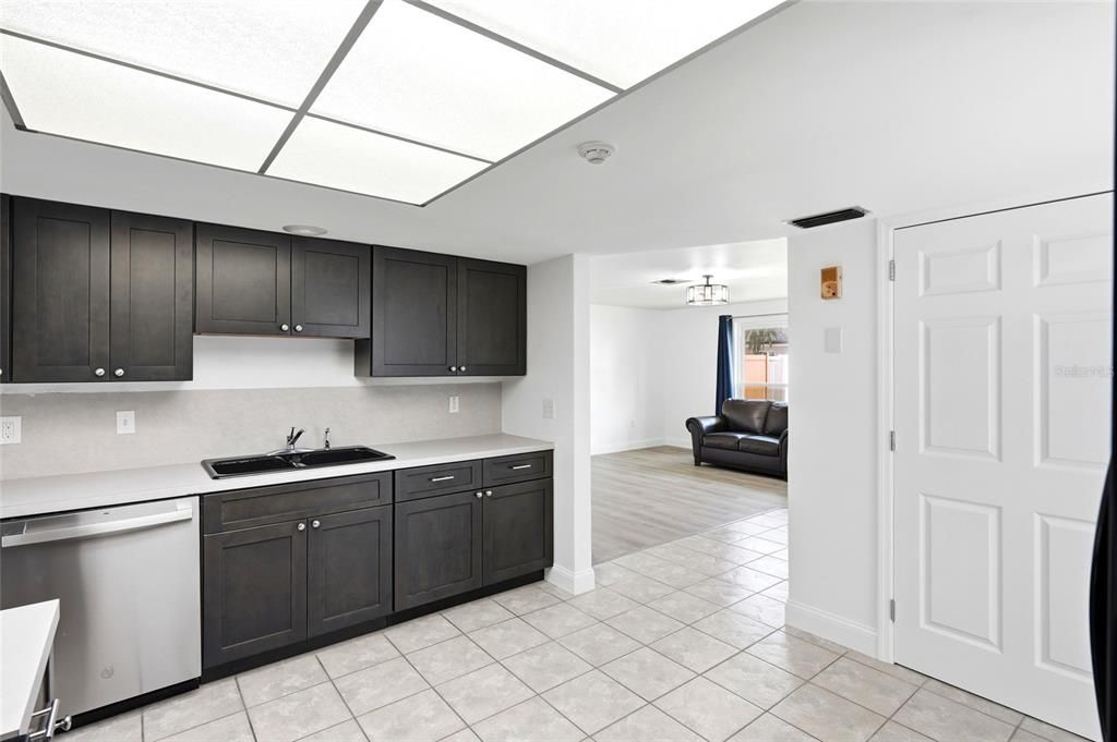 Activo con contrato: $539,000 (2 camas, 2 baños, 1916 Pies cuadrados)