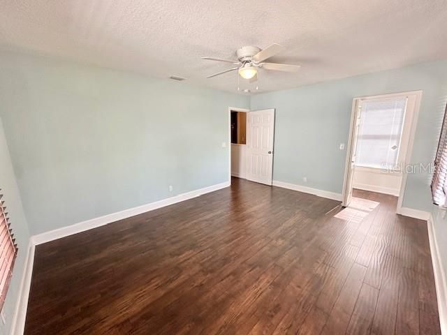 В аренду: $2,450 (2 спален, 2 ванн, 1480 Квадратных фут)