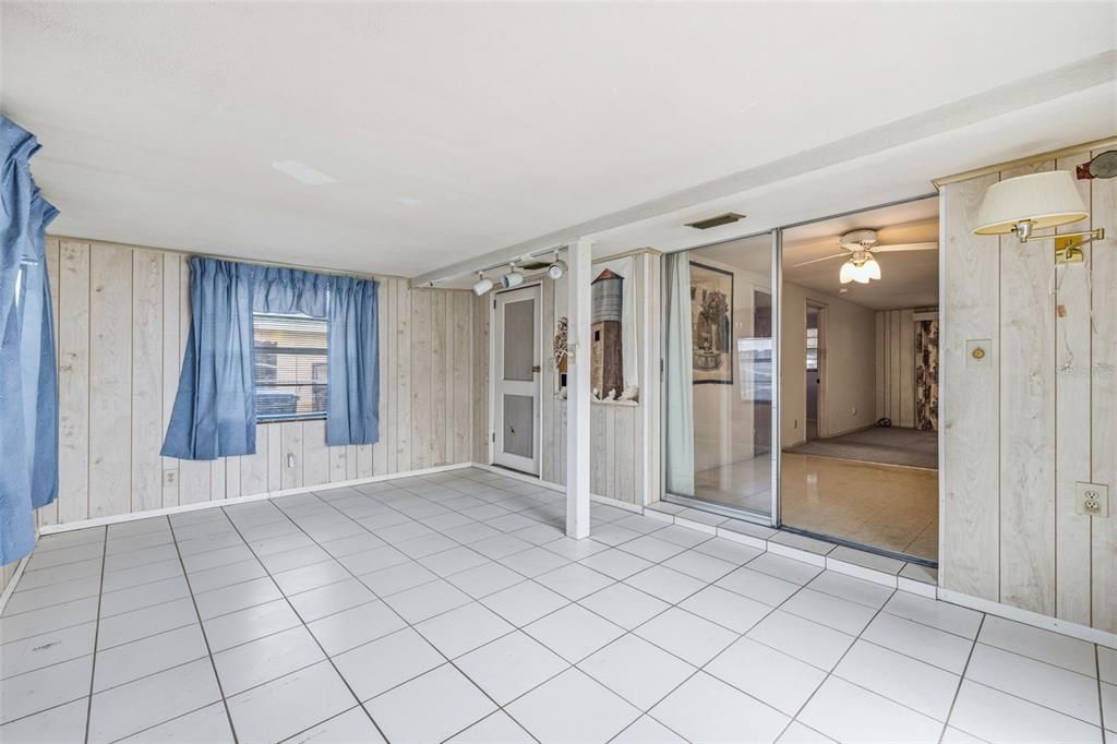 Activo con contrato: $349,900 (3 camas, 2 baños, 1334 Pies cuadrados)