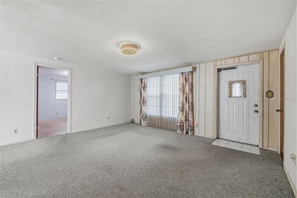 Activo con contrato: $349,900 (3 camas, 2 baños, 1334 Pies cuadrados)