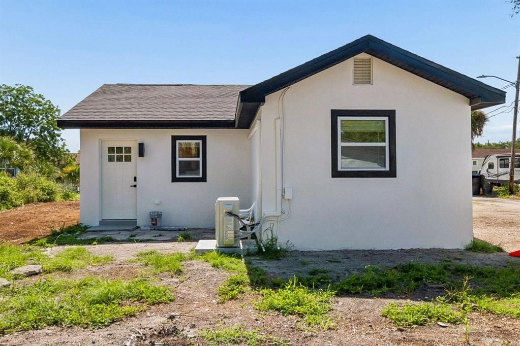 En Venta: $590,000 (4 camas, 3 baños, 2400 Pies cuadrados)