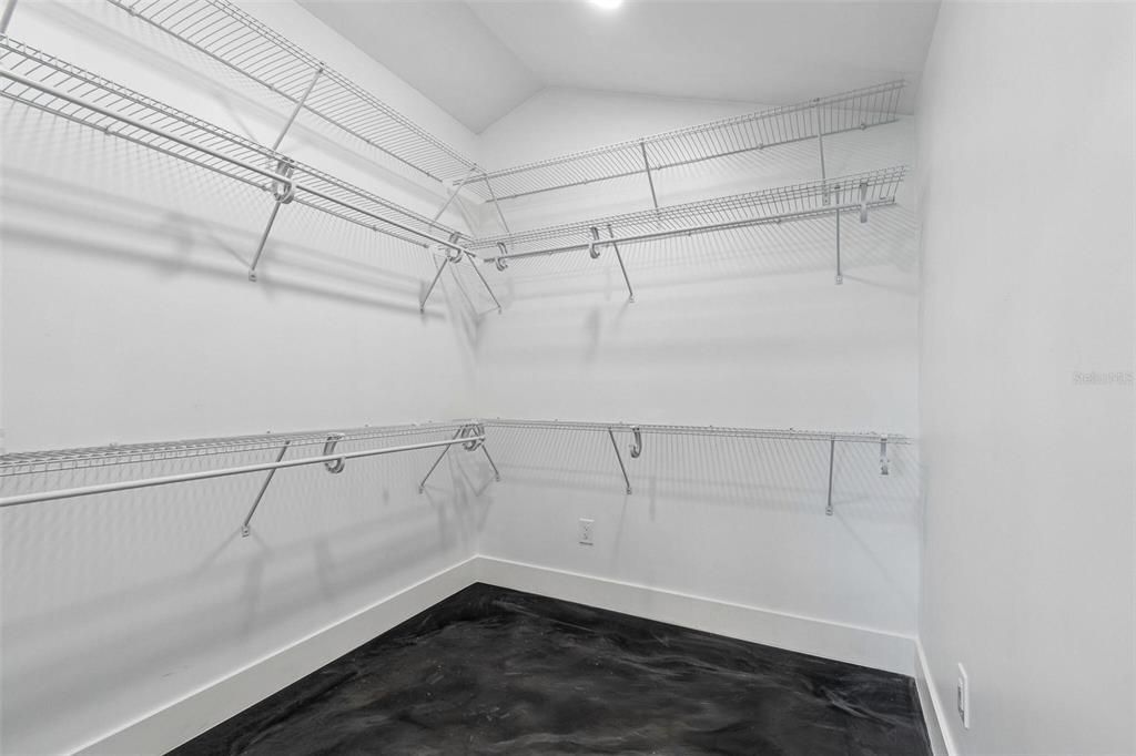 En Venta: $590,000 (4 camas, 3 baños, 2400 Pies cuadrados)