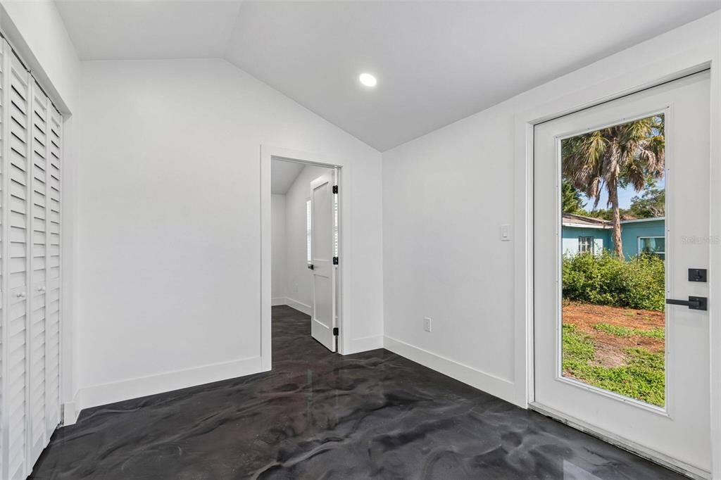 En Venta: $590,000 (4 camas, 3 baños, 2400 Pies cuadrados)