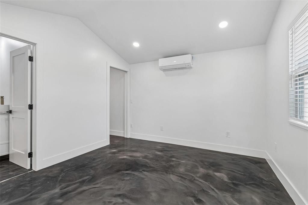 En Venta: $590,000 (4 camas, 3 baños, 2400 Pies cuadrados)