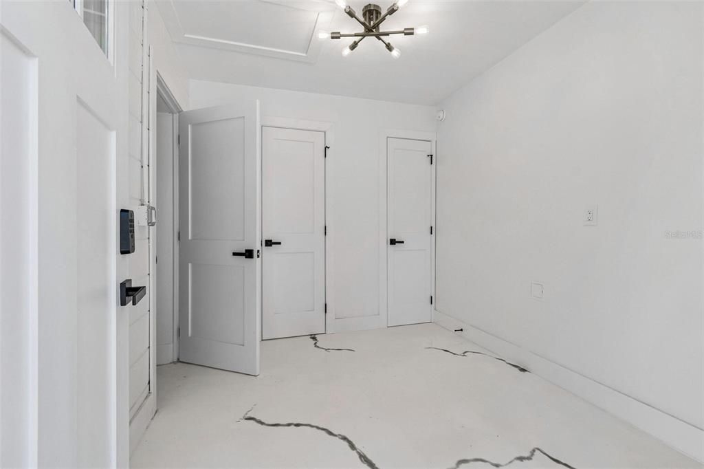 En Venta: $590,000 (4 camas, 3 baños, 2400 Pies cuadrados)