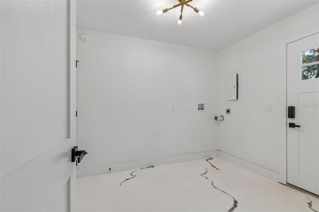En Venta: $590,000 (4 camas, 3 baños, 2400 Pies cuadrados)