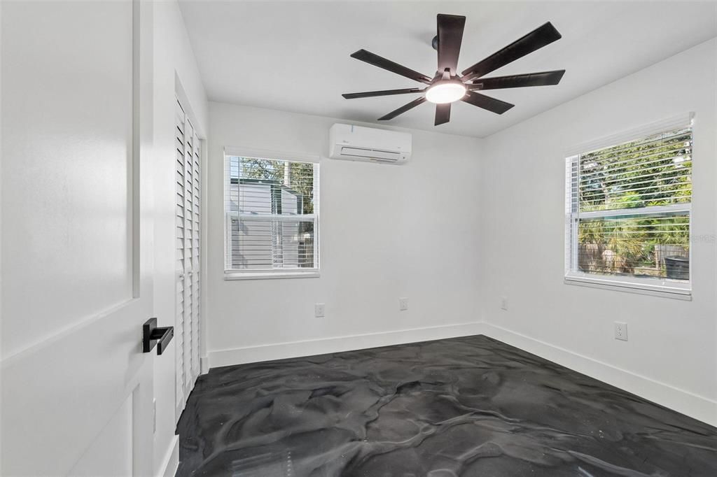En Venta: $590,000 (4 camas, 3 baños, 2400 Pies cuadrados)