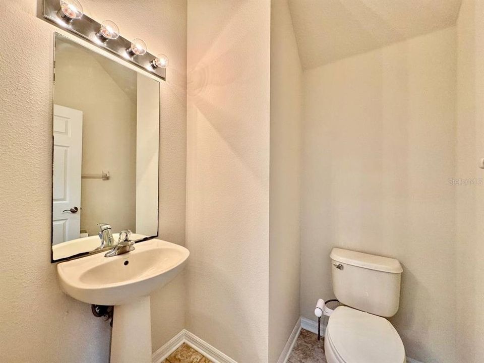 В аренду: $2,700 (4 спален, 2 ванн, 2313 Квадратных фут)