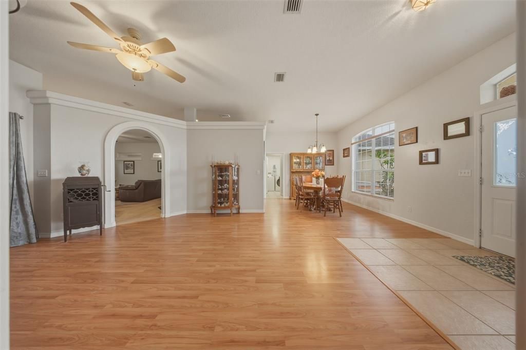 En Venta: $539,000 (4 camas, 2 baños, 2246 Pies cuadrados)