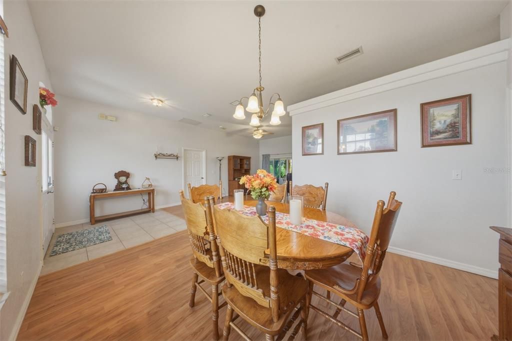 En Venta: $539,000 (4 camas, 2 baños, 2246 Pies cuadrados)