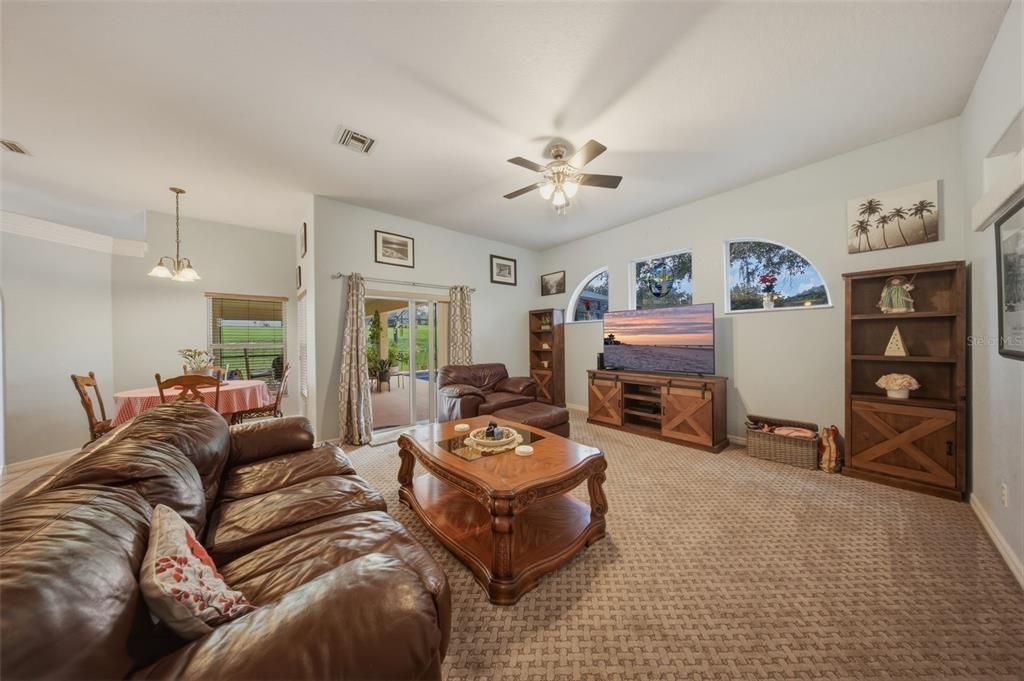 En Venta: $539,000 (4 camas, 2 baños, 2246 Pies cuadrados)