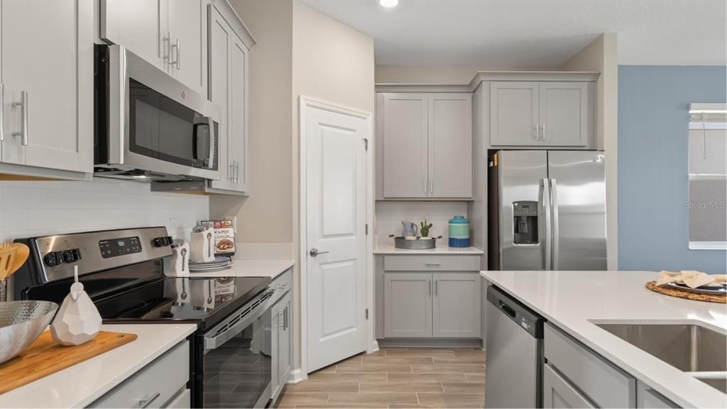 Active With Contract: $440,990 (4 beds, 3 baths, 2023 Square Feet)