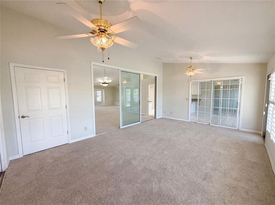 For Sale: $328,000 (3 beds, 2 baths, 2886 Square Feet)