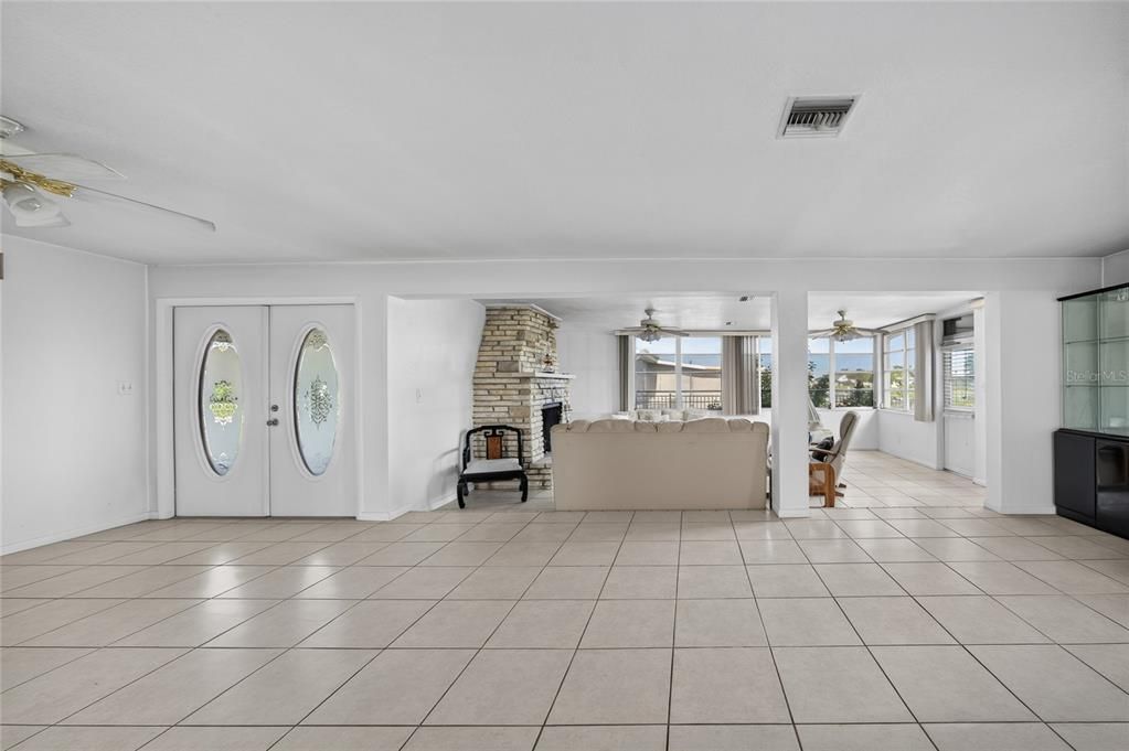 На продажу: $285,000 (3 спален, 2 ванн, 1804 Квадратных фут)