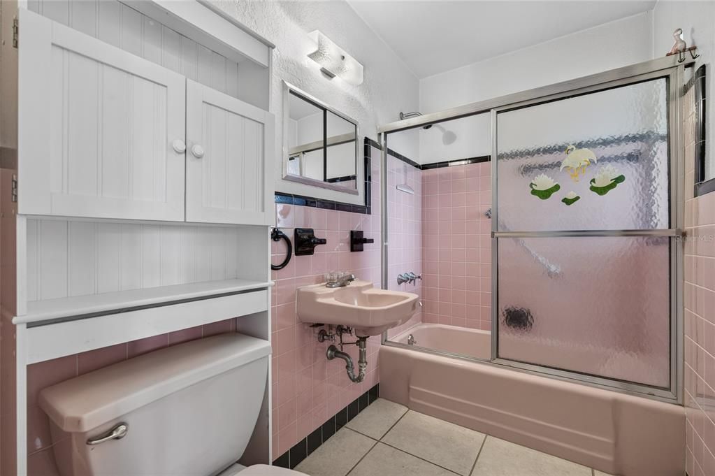На продажу: $285,000 (3 спален, 2 ванн, 1804 Квадратных фут)