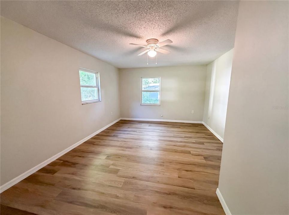 For Sale: $244,000 (3 beds, 1 baths, 1326 Square Feet)
