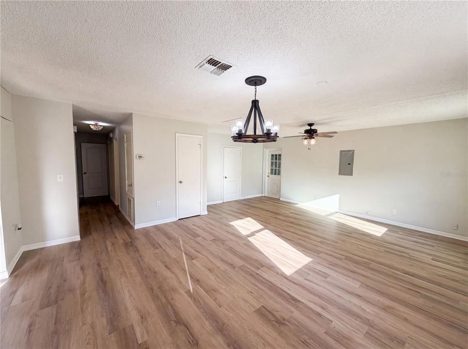 For Sale: $244,000 (3 beds, 1 baths, 1326 Square Feet)