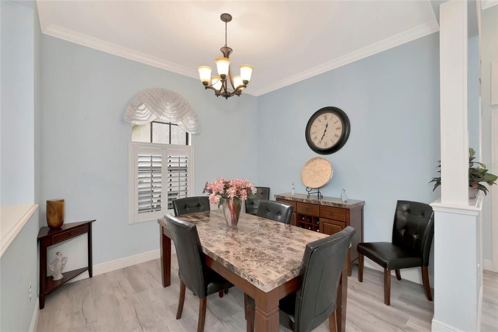 En Venta: $639,900 (4 camas, 3 baños, 2229 Pies cuadrados)