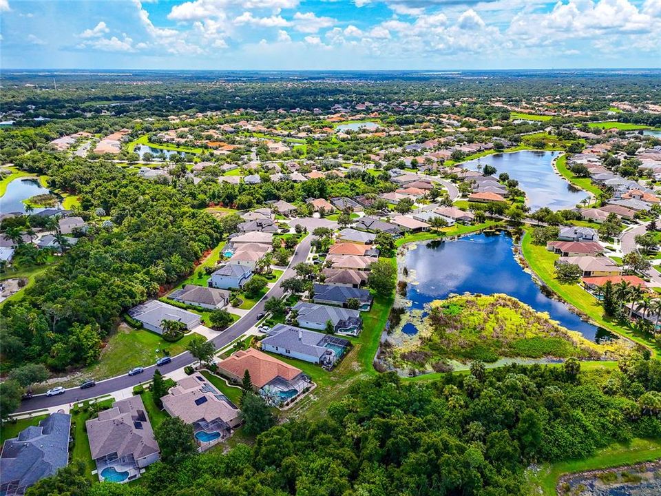 En Venta: $639,900 (4 camas, 3 baños, 2229 Pies cuadrados)