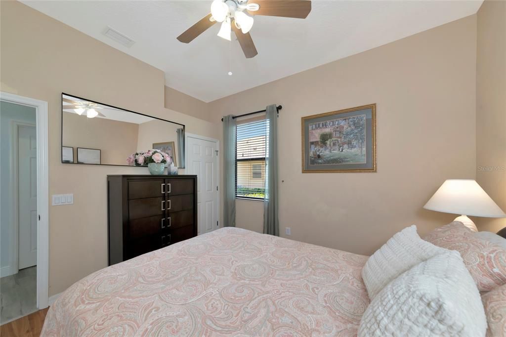 En Venta: $639,900 (4 camas, 3 baños, 2229 Pies cuadrados)