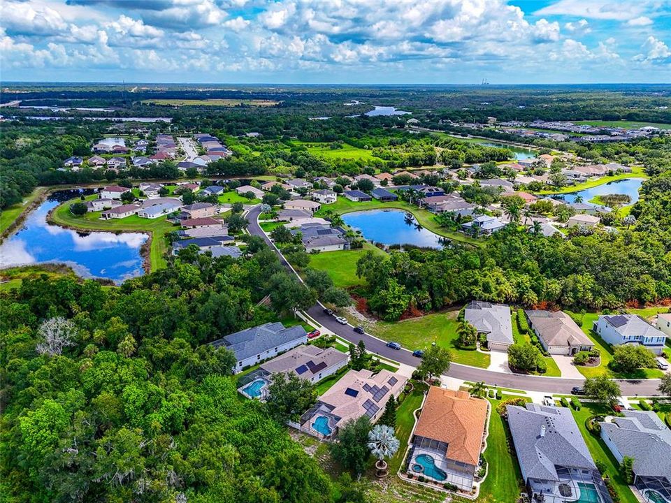 En Venta: $639,900 (4 camas, 3 baños, 2229 Pies cuadrados)