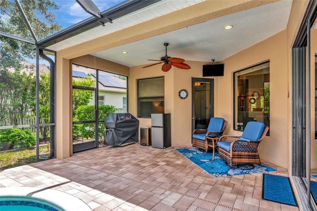 En Venta: $639,900 (4 camas, 3 baños, 2229 Pies cuadrados)