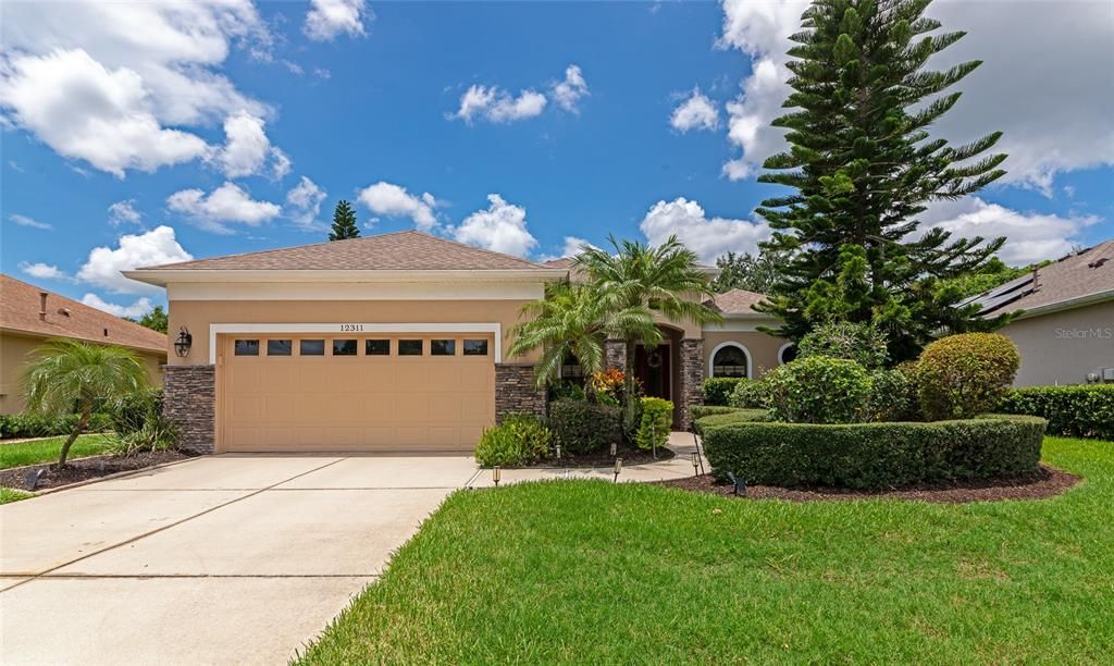 En Venta: $639,900 (4 camas, 3 baños, 2229 Pies cuadrados)