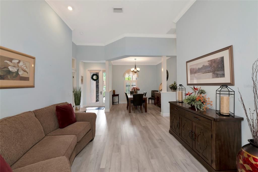 En Venta: $639,900 (4 camas, 3 baños, 2229 Pies cuadrados)