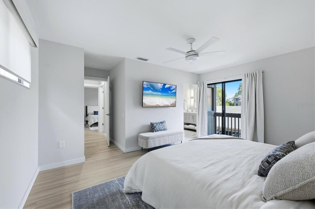 For Sale: $299,000 (2 beds, 2 baths, 1325 Square Feet)