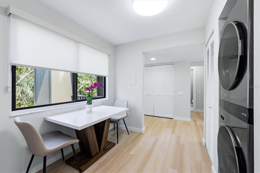 For Sale: $299,000 (2 beds, 2 baths, 1325 Square Feet)