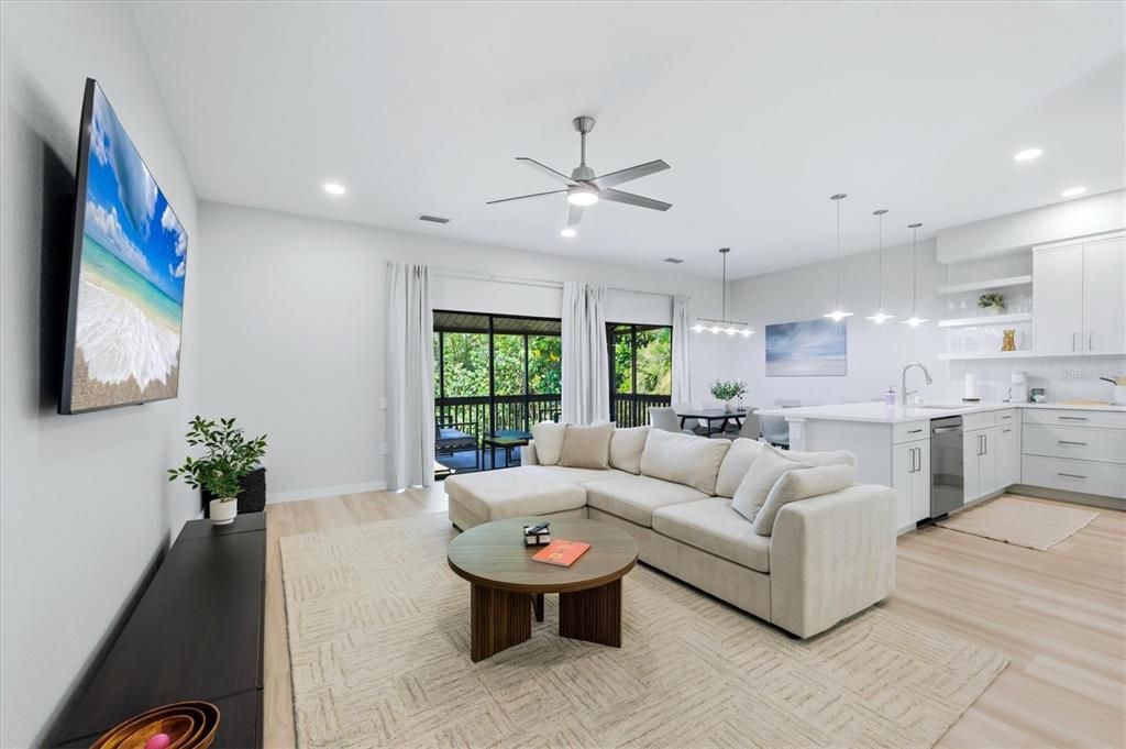 For Sale: $299,000 (2 beds, 2 baths, 1325 Square Feet)