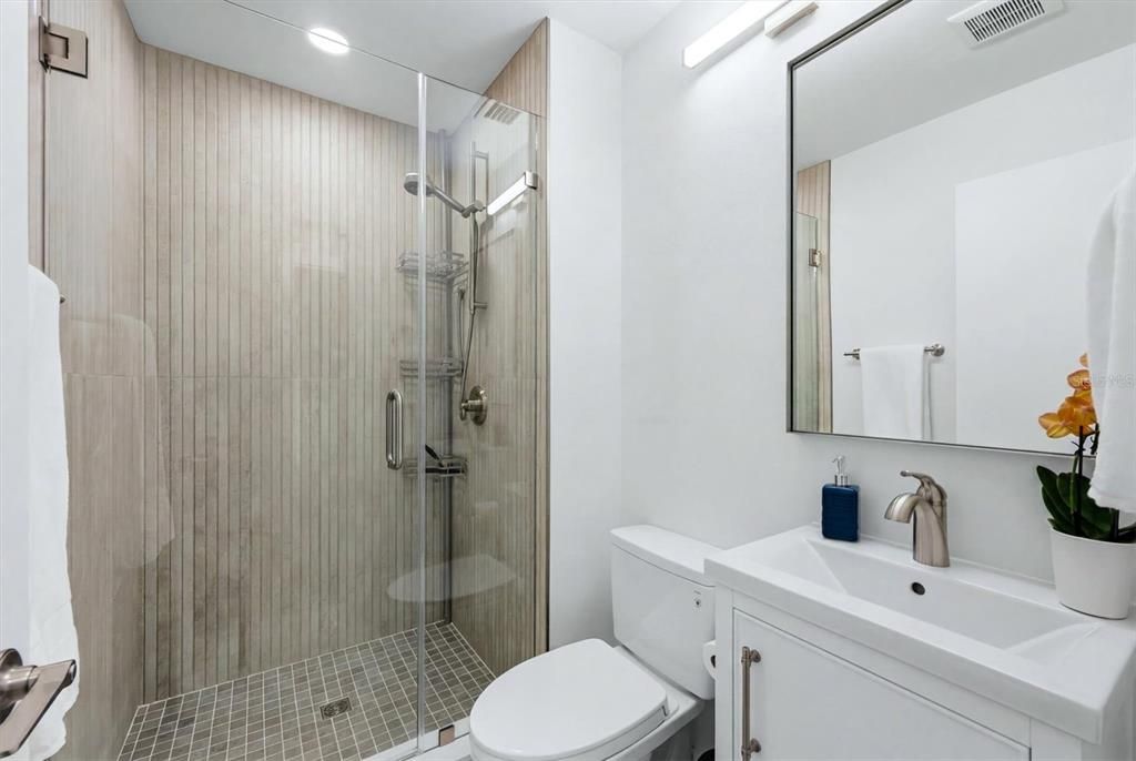 For Sale: $299,000 (2 beds, 2 baths, 1325 Square Feet)
