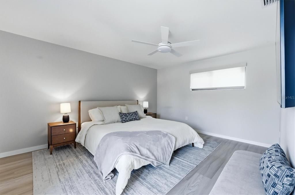 For Sale: $299,000 (2 beds, 2 baths, 1325 Square Feet)