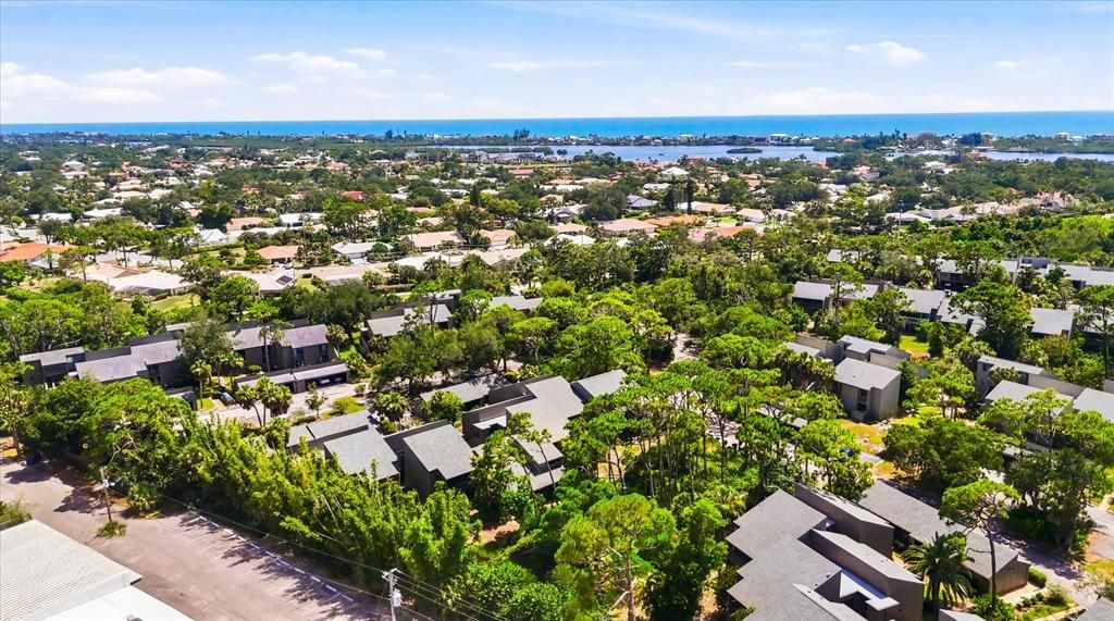 For Sale: $299,000 (2 beds, 2 baths, 1325 Square Feet)
