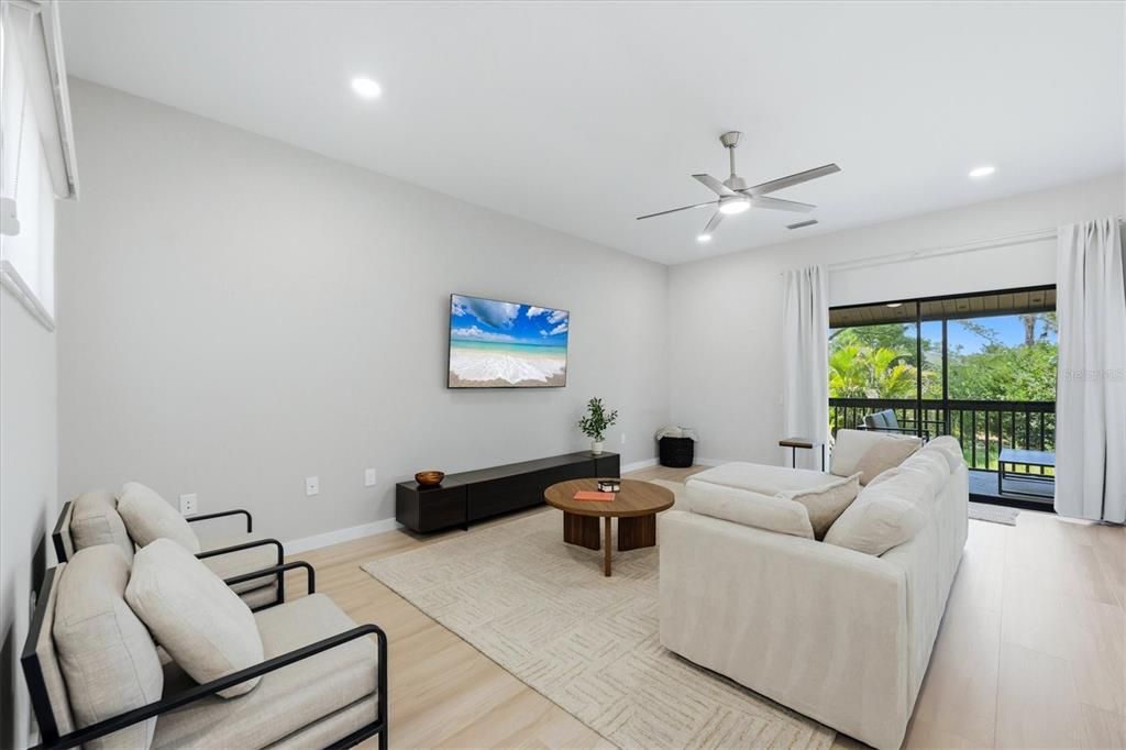 For Sale: $299,000 (2 beds, 2 baths, 1325 Square Feet)