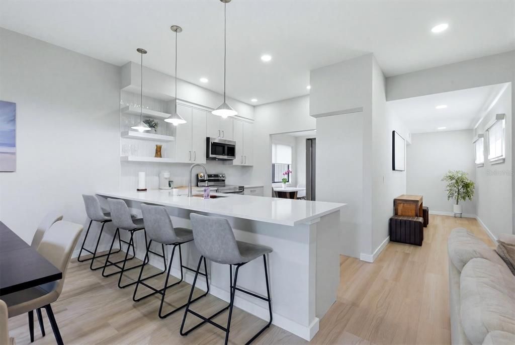 For Sale: $299,000 (2 beds, 2 baths, 1325 Square Feet)