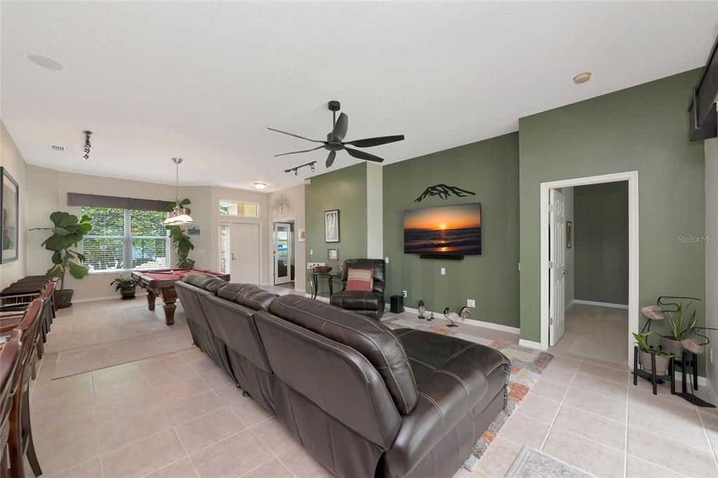 For Sale: $515,000 (3 beds, 2 baths, 2002 Square Feet)