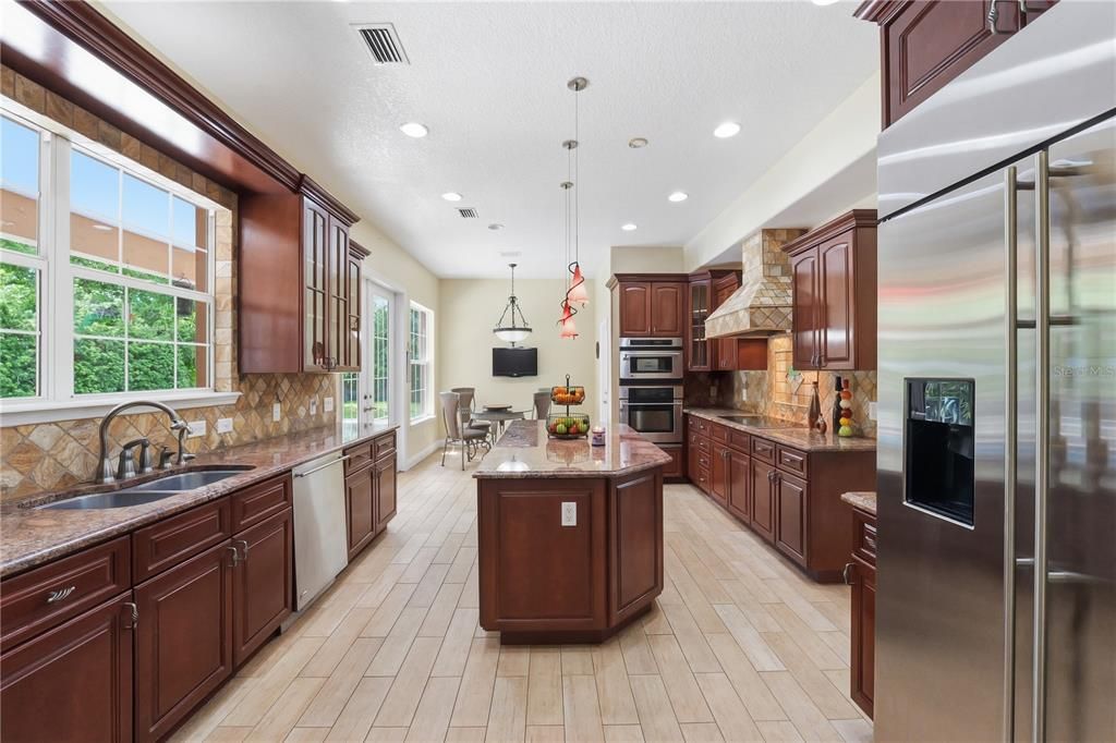 For Sale: $1,354,999 (5 beds, 4 baths, 4163 Square Feet)