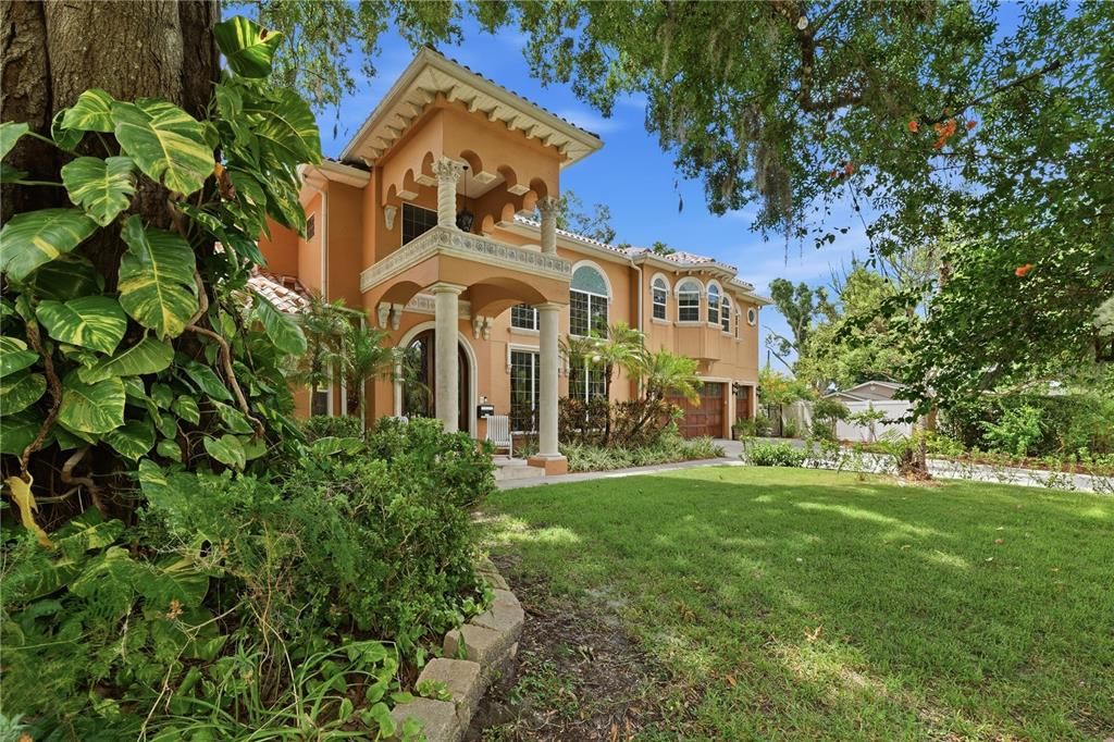 For Sale: $1,354,999 (5 beds, 4 baths, 4163 Square Feet)