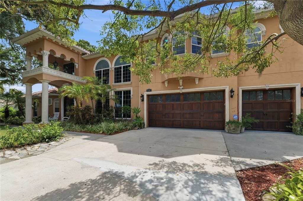 For Sale: $1,354,999 (5 beds, 4 baths, 4163 Square Feet)
