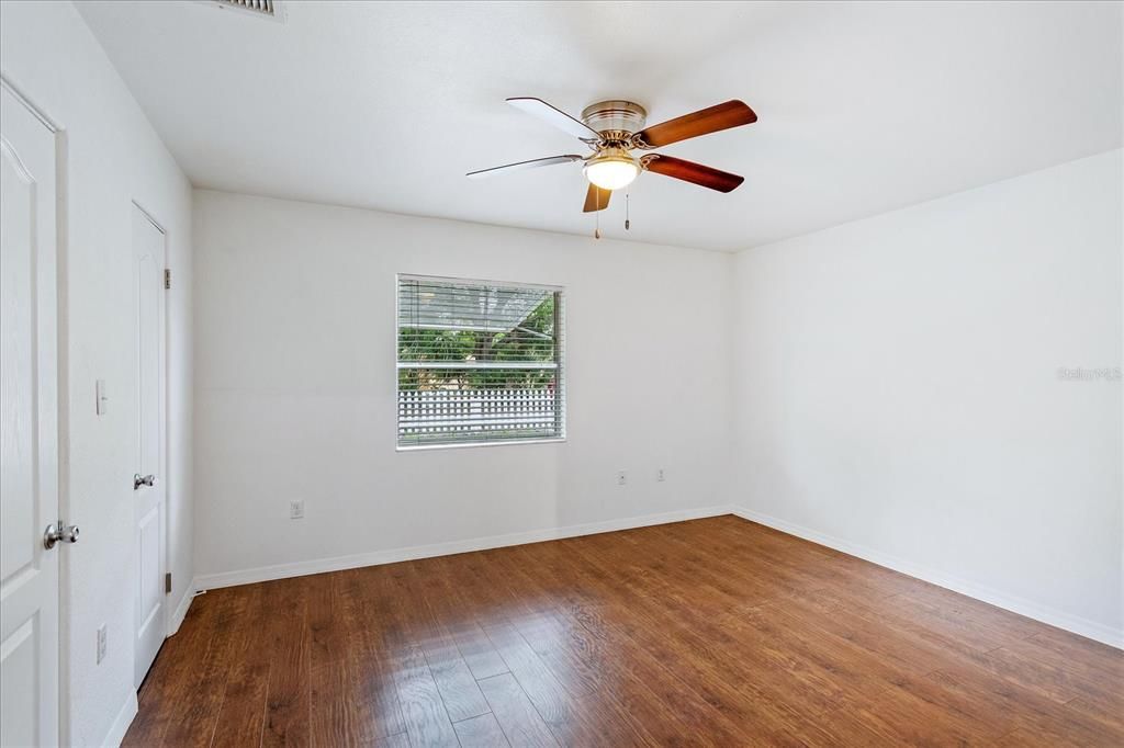 En Venta: $439,000 (4 camas, 0 baños, 1680 Pies cuadrados)
