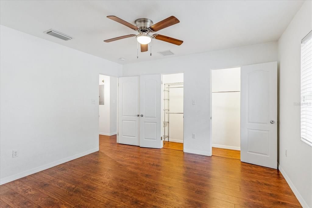 En Venta: $439,000 (4 camas, 0 baños, 1680 Pies cuadrados)