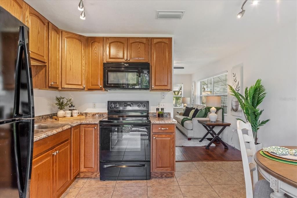 En Venta: $439,000 (4 camas, 0 baños, 1680 Pies cuadrados)