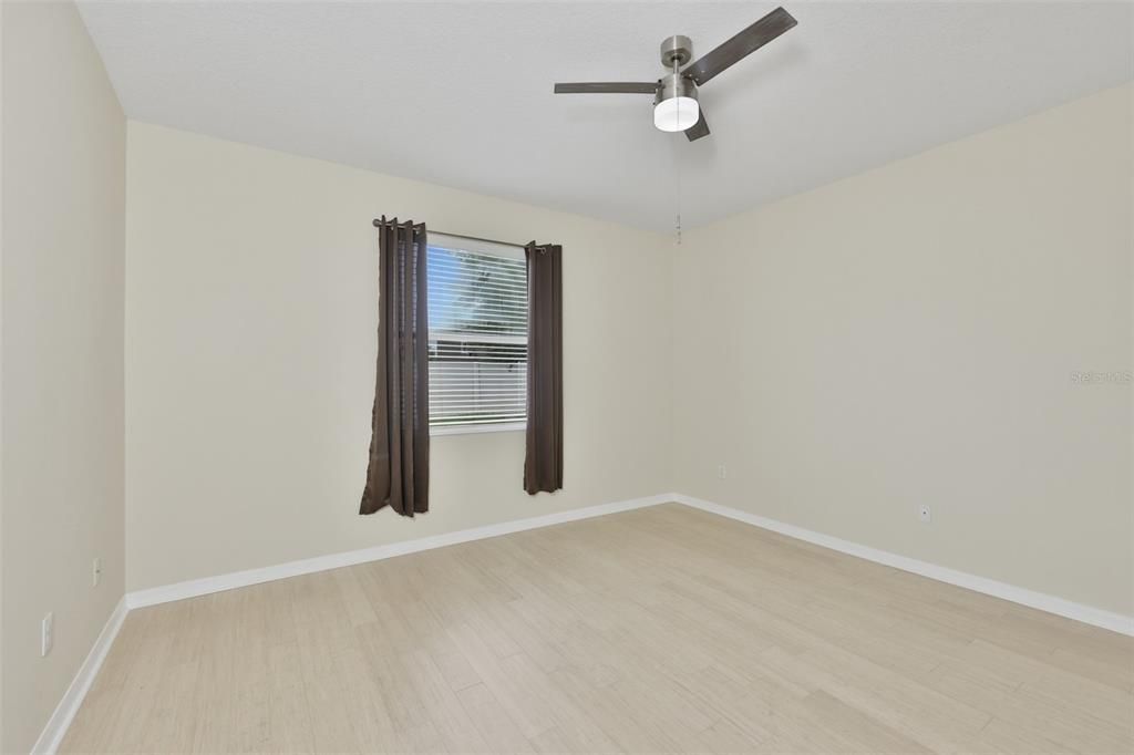 En Venta: $399,900 (4 camas, 3 baños, 2628 Pies cuadrados)