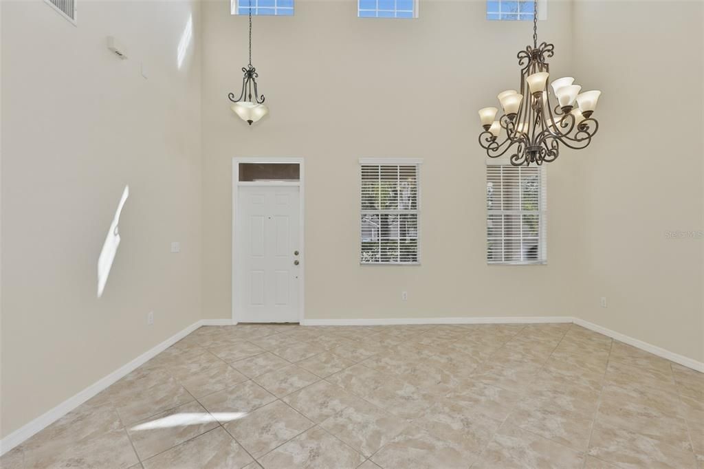 En Venta: $399,900 (4 camas, 3 baños, 2628 Pies cuadrados)