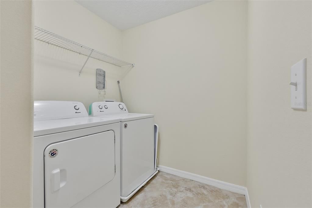 En Venta: $399,900 (4 camas, 3 baños, 2628 Pies cuadrados)