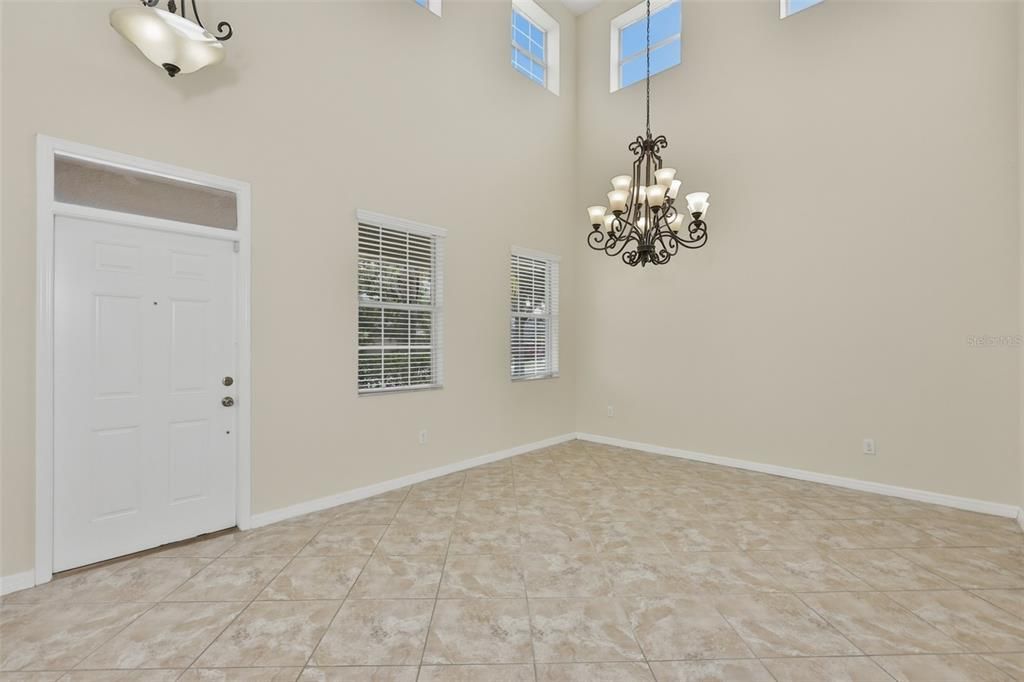 En Venta: $399,900 (4 camas, 3 baños, 2628 Pies cuadrados)