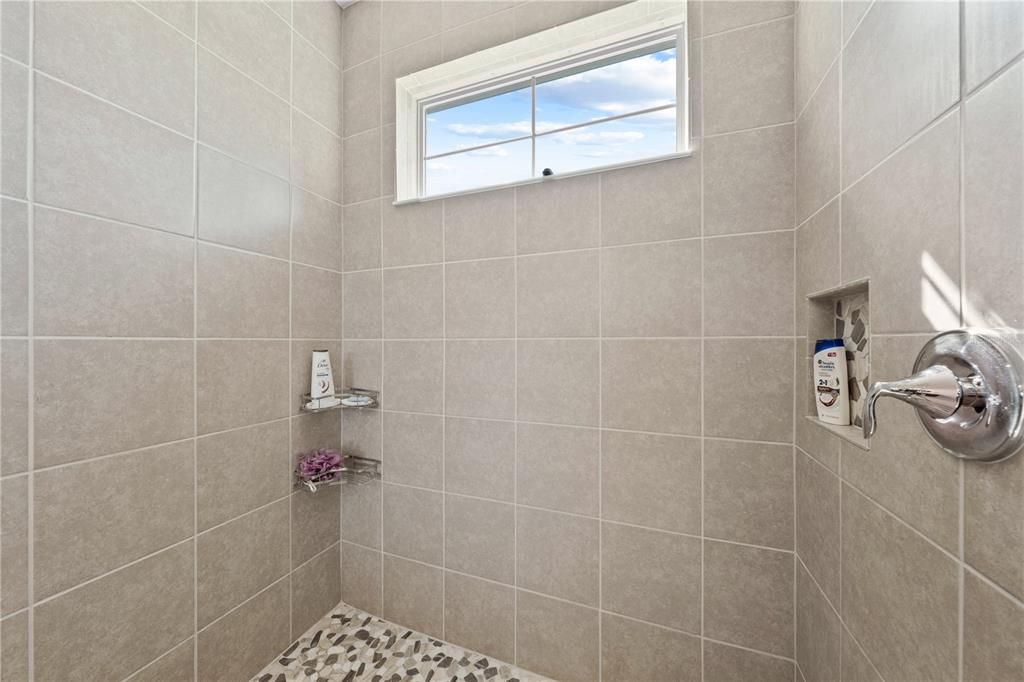 For Sale: $519,900 (4 beds, 3 baths, 2732 Square Feet)