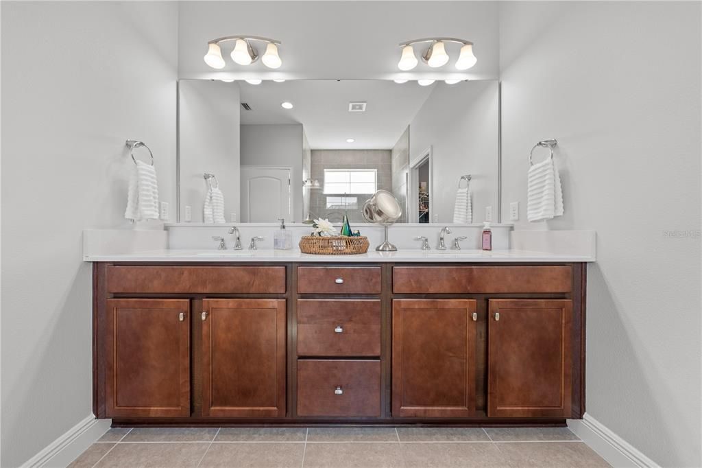 For Sale: $519,900 (4 beds, 3 baths, 2732 Square Feet)