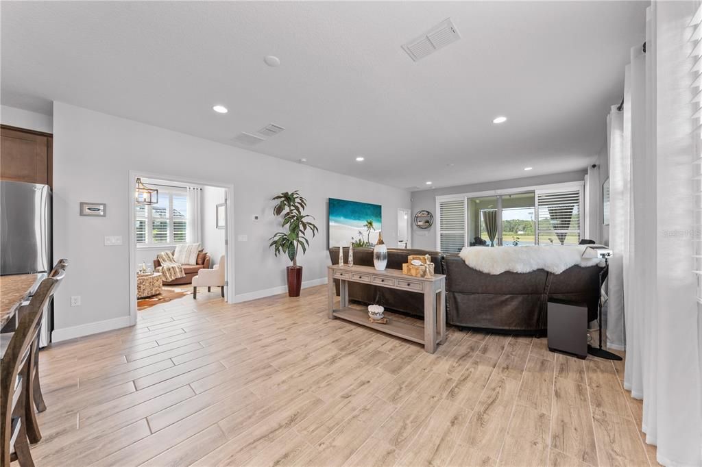 For Sale: $519,900 (4 beds, 3 baths, 2732 Square Feet)